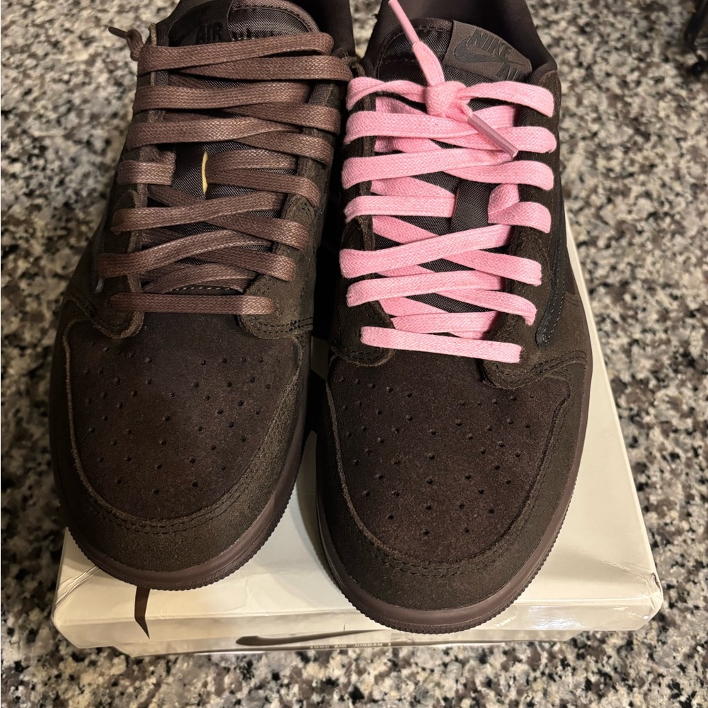 Nike Men’s Brown Suede Low-Top Sneakers with Pink Accent Laces